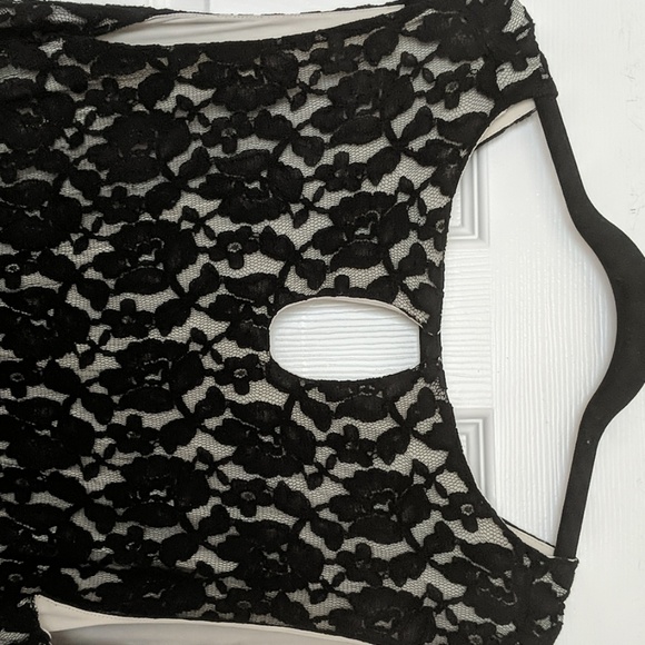 *Sold*Torrid Lace Hi Lo Dress - Picture 3 of 8